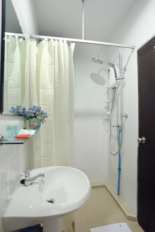 Baan Namtarn Guest House Bangkok Pokój zdjęcie
