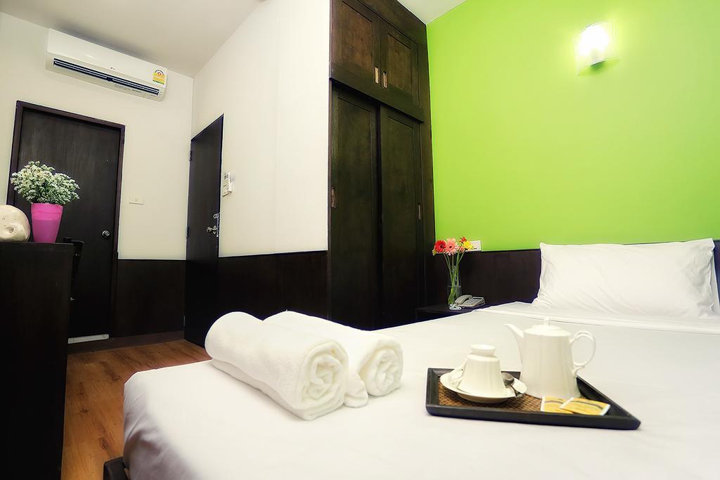 Baan Namtarn Guest House Bangkok Pokój zdjęcie